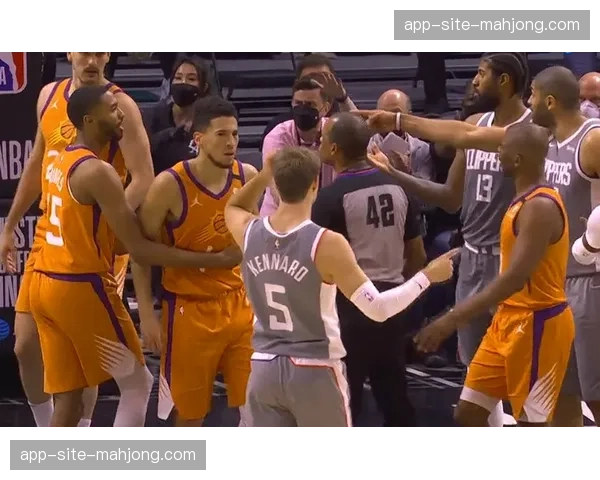 斯波尔斯特拉关键时刻犯规战术 阿德巴约两罚全中反超比分 斯波尔斯特拉关键时刻犯规战术 阿德巴约两罚全中反超比分